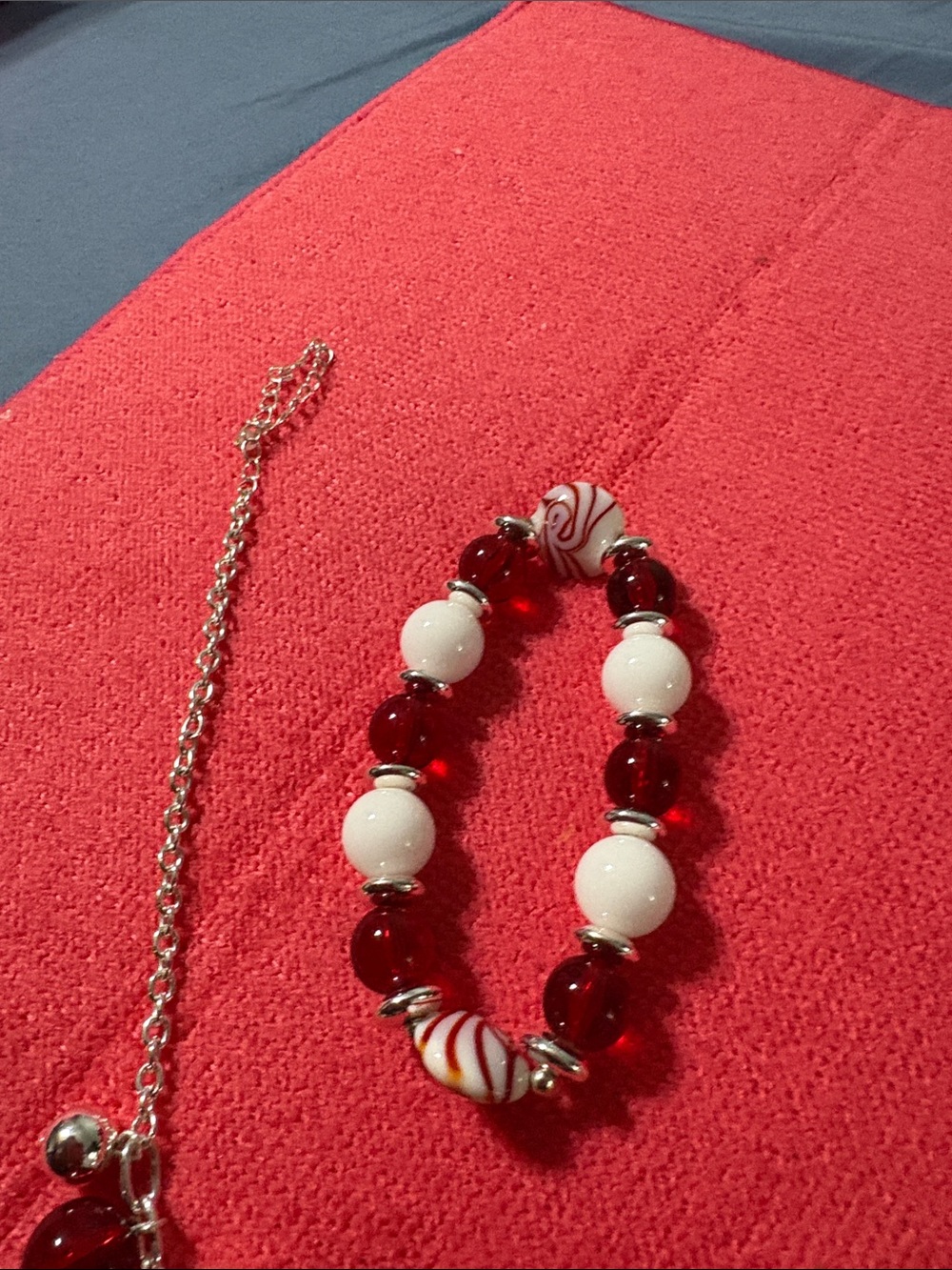 Red and White Beaded Necklace and Bracelet Set nice for Christmas or Valentines - Picture 2 of 10